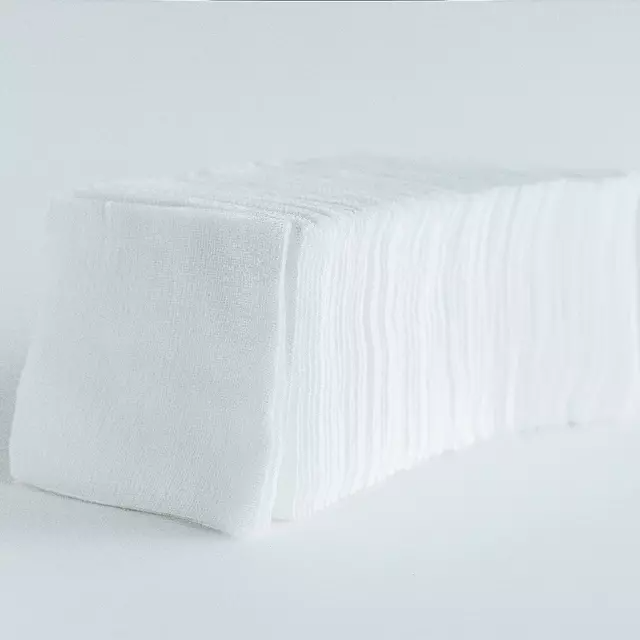 틈이 있는 거즈 면봉_